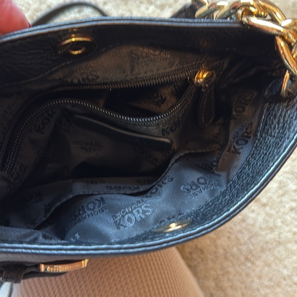 Michael Kors Crossbody Pebbles Leather Bag - Picture 8 of 10